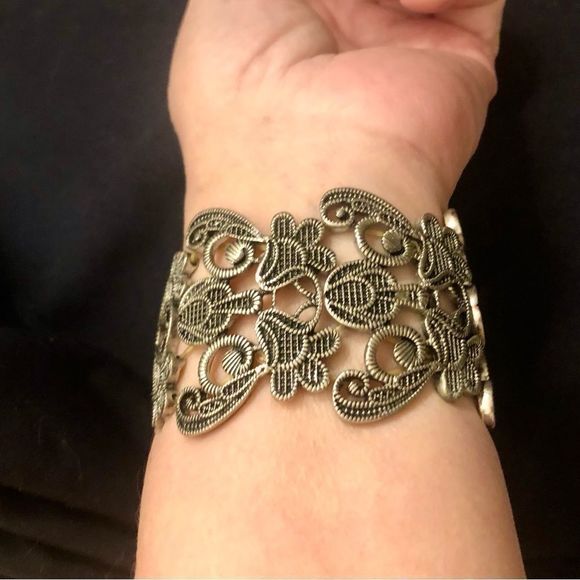 Bracelet, silver tone , elastic, floral vine,Sz 7-8 - Picture 4 of 8